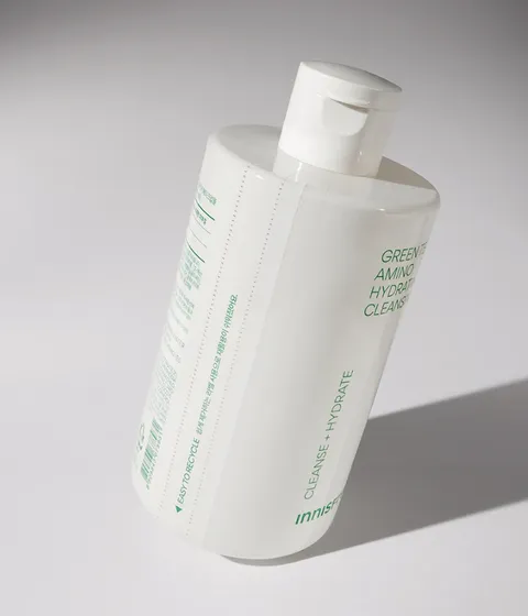 피부와 유사한 약산성 텍스쳐로 피부에 순하게 저자극 클렌징 부드러운 세정력, 촉촉한 마무미리감으로 편안하게 사용할 수 있는 데일리 메이크업 클렌징 이니스프리 그린티 아미노 수분 클렌징 워터