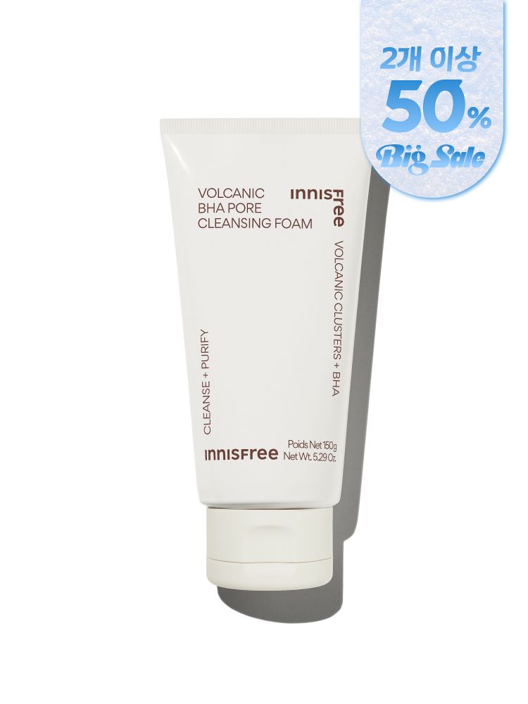 선크림부터 클렌징오일, 모공 속 노폐물, 각질까지 말끔하게 당김없이 딥 클렌징 가능한 폼클렌징. 쫀쫀하고 부드러운 생크림 거품으로 미세먼지 세정력과 여드름성 트러블 지성피부부터 속당김이 느껴지는 건성피부까지 모두 사용 가능한 이니스프리 화산송이 바하 모공 클렌징