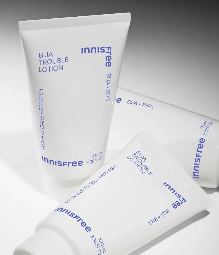 과다 피지, 모공, 각질 케어에 효과적인 케어 로션. 제주 비자 오일로 건조함 없는 피부 보호와 유수분 밸런스 케어로 매끈 산뜻한 피부결 완성! 시원하고 가벼운 수분로션으로 지성피부도 부담없이 바를 수 있고 빠르게 흡수되어 화장 밀림 걱정 없는 아침 로션으로도 추천하는 이니스프리 비자 트러블 로션. 논코메도제닉 테스트 완료로 여드름성 트러블성 피부에도 추천