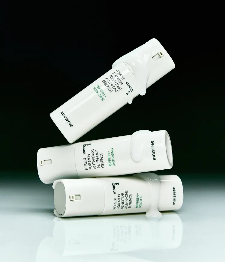 다양한 남성 피부 고민을 위한 올인원 에센스 3종. 피지 과다와 모공 고민에는 포어케어, 예민함과 트러블 진정이 필요하다면 센서티브, 탄력과 활력 충전이 필요하다면 안티에이징으로 피부 고민에 맞게 케어해주는 이니스프리 포레스트 포맨 올인원 에센스