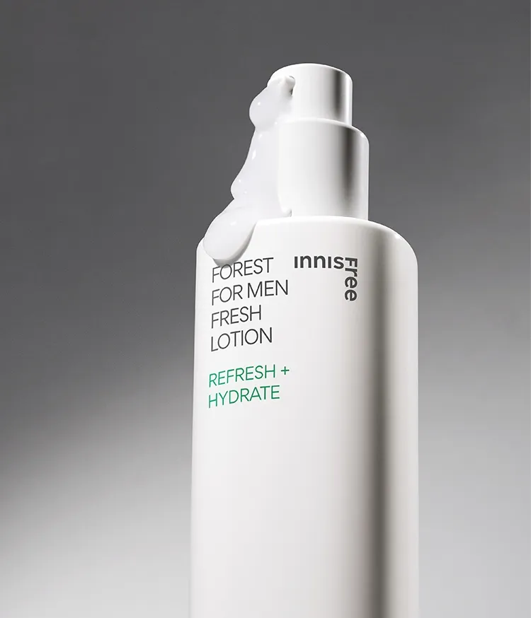 번들거리는 T존과 건조하고 거친 피부의 남성 로션 추천. 젤 타입의 로션으로 끈적임없이 유수분 밸런스 케어. 가볍고 촉촉하게 발려서 여름철 남성 또는 지성 피부에게 추천하는 이니스프리 포레스트 프레시 로션