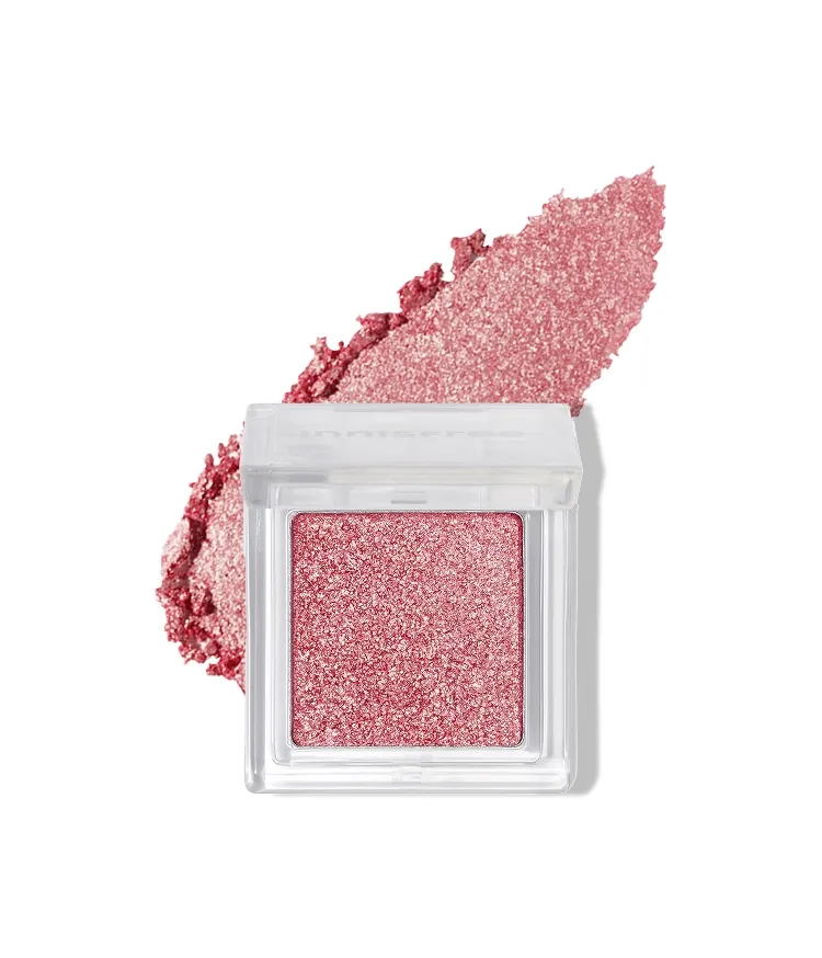 우아한 쉬머펄부터 글래머러스한 글리터까지 영롱하고 다채로운 컬러의 펄 & 글리터. 밀착력이 좋은 오일을 함유, 프라이머를 바른 듯 부드럽게 발려 경계 없이 쉽게 블렌딩되는 이니스프리 마이 아이섀도우 쉬머&글리터