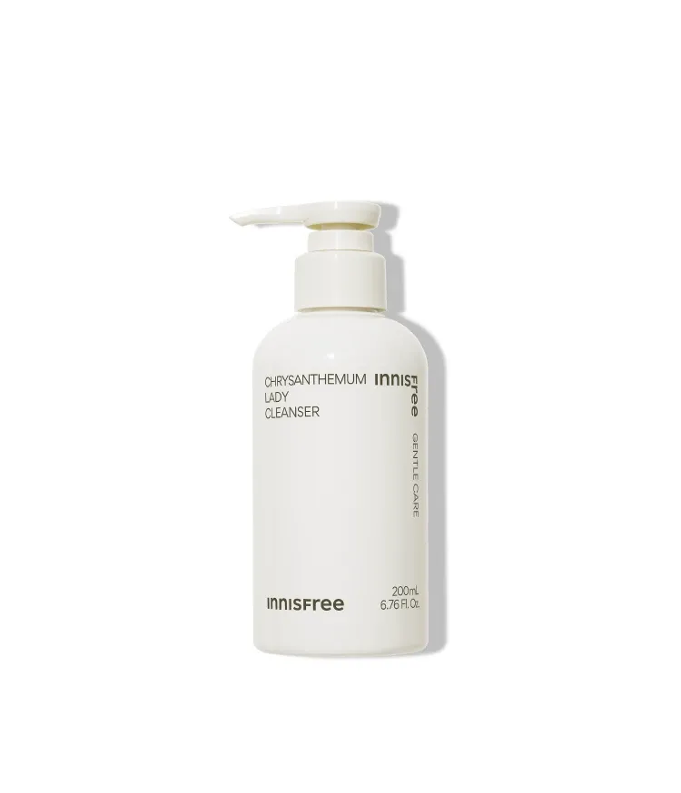 피부에 부담이 적은 약산성 제형의 부드러운 거품으로 민감한 Y존을 불편함 없이 건강하고 청결하게 유지할 수 있는 이니스프리 국화 여성청결제