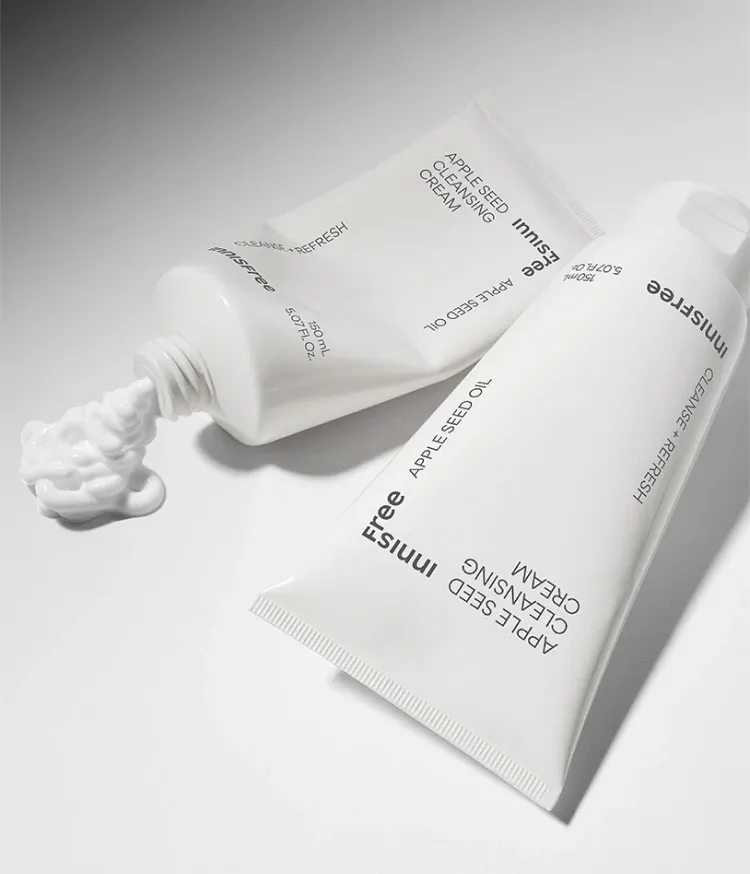 끈적이지 않는 생크림 제형으로 부드러운 메이크업 클렌징 크림. 부드럽게 마사지하며 각질 케어부터 메이크업 클렌징하고 클렌징 폼이 건조하게 느껴지는 분들에게 추천하는 이니스프리 애플씨드 클렌징 크림