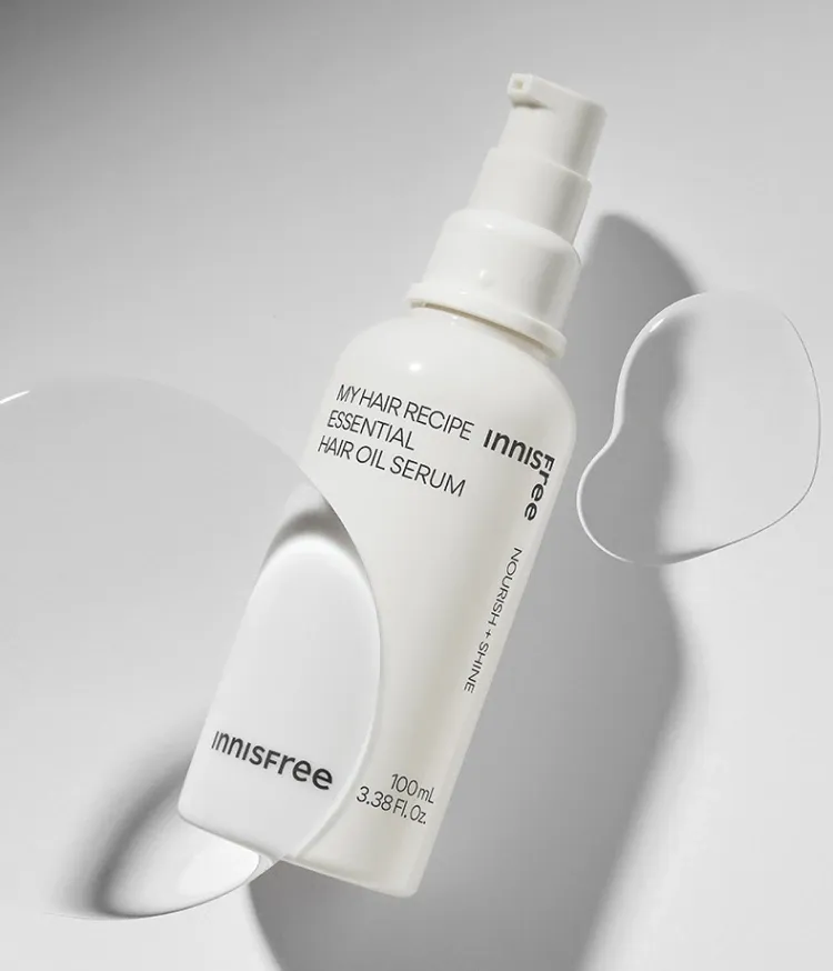 펌과 염색으로 푸석해진 손상모발, 힘없이 처지는 모발, 푸석함과 정전기로 고생하는 건조한 모발, 토탈 영양케어로 모발 고민 해결! 동백오일+발효동백오일+동백세라마이드+동백추출물로 건조하고 손상된 모발을 집중적으로 케어하는 헤어 세럼. 뭉침없는 모발 코팅과 윤기로 자연스럽고 탄력있는 헤어스타일링까지 완성해주는 이니스프리 마이 헤어 레시피 에센셜 오일 세럼