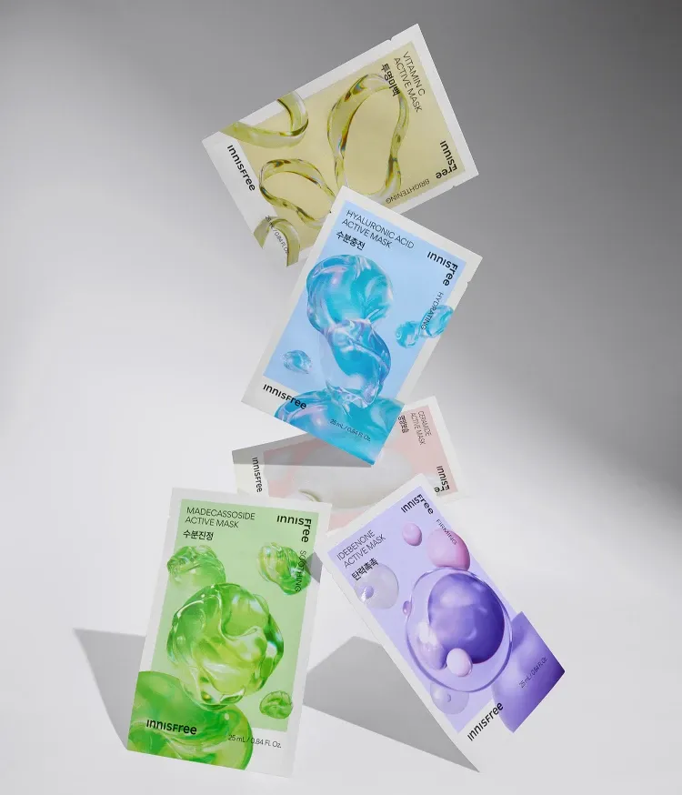 부담없이 집에서 할 수 있는 피부 고민별 맞춤 케어 마스크 팩. 5가지 효능 성분이 담긴 가벼운 워터 타입, 촉촉한 에센스 타입, 영양이 풍부한 크림 타입으로 건조함, 탄력 저하, 칙칙함 등 피부 고민별로 맞춤 케어! 이니스프리 액티브 마스크