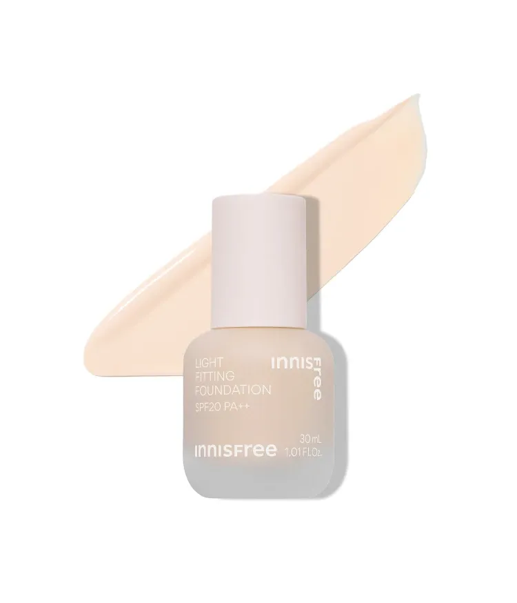 고분자 필름 포머가 함유된 텍스처가 가볍고 얇게 밀착되어 매끈한 피부를 연출해 주는 파운데이션. 번들번들 답답한 글로우 파운데이션에 지쳤다면, 얇게 잘발리는 착붙커버의 이니스프리 라이트 피팅 파운데이션!