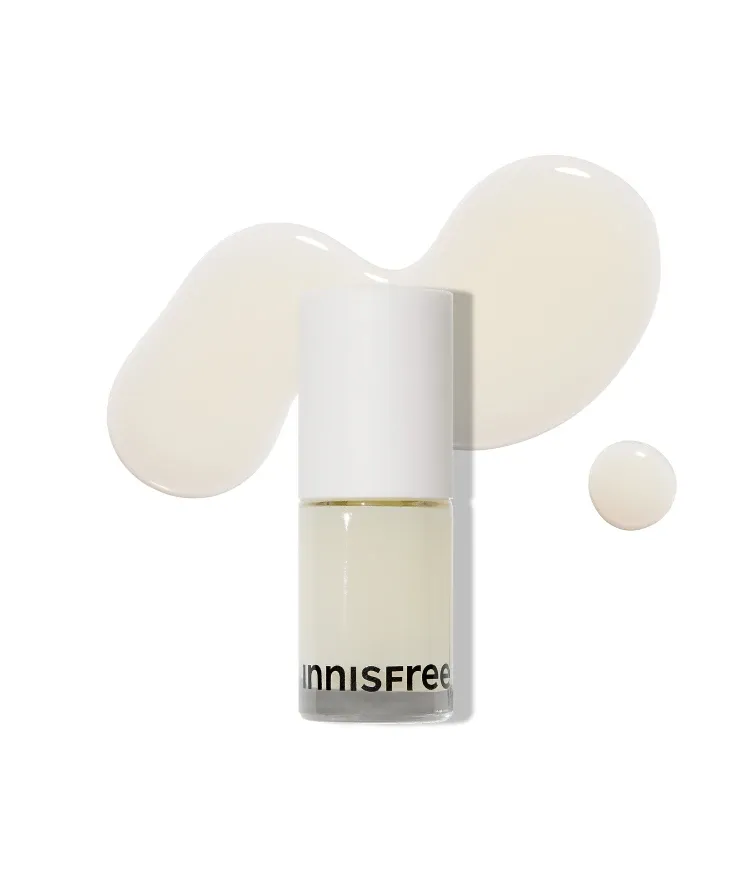 네일 컬러의 지속력을 높여주고 손톱의 착색을 줄여 주는 이니스프리 네일 베이스코트. 컬러 밀착력을 높이고 제주 감귤 오일 성분으로 손톱 보호막을 형성해 착색방지를 도와주는 네일 필수템! 예쁜 네일 컬러를 오랜 시간 선명하게 유지할 수 있는 네일 베이스