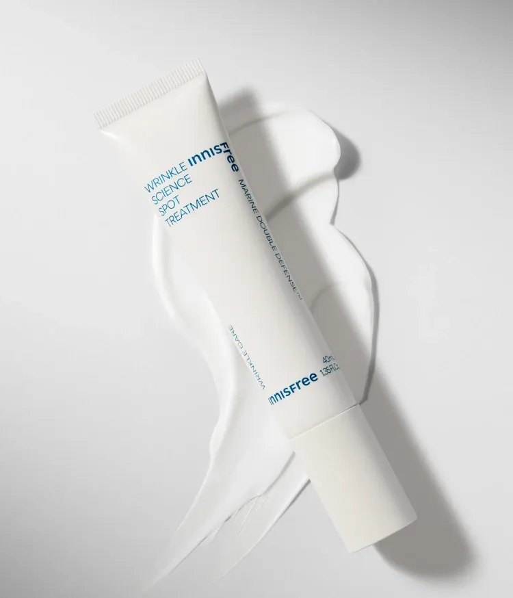 눈가 미간 이마 눈밑 팔자주름, 탄력, 보습, 영양 토탈 안티에이징을 위한 이니스프리 링클 사이언스 스팟 트리트먼트. 오메가 오일과 미역 발효 추출물로 피부 에너지를 공급하고 쫀득한 제형이 주름 사이에 밀착해 탄탄한 주름 탄력 케어! 주름개선기능성을 인정받은 기능성 안티에이징 링클 크림