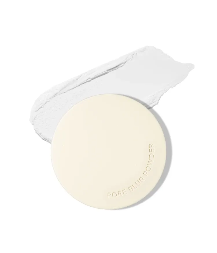 고운 입자로 가볍고 투명 매끈하게 모공 고민 순삭! 메쉬망을 통과하여 더욱 곱고 고르게 묻어나와 보들보들 벨벳 피부로 표현 되고 하얗게 뜨지않아 메이크업 마지막 단계에서 사용 가능하고 지속력을 높여주는 메이크업 코팅 파우더로 추천하는 논코메도제닉 테스트 완료하여 트러블성, 여드름성 피부도 사용가능한 파우더로 추천하는 모공 커버 이니스프리 포어 블러 파우더