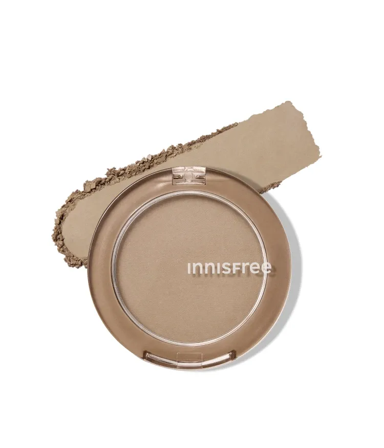 자연스럽고 입체감 있는 음영 효과를 연출해 주는 이니스프리 스컬프팅 파우더 쉐이딩. 자연스럽게 쌓이는 색감으로 입체감 있는 음영 효과와 자연스러운 컬러감의 음영 쉐이딩