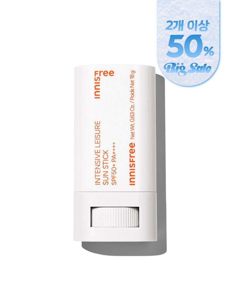 레포츠 등 야외 활동에서도 간편하게 덧바르는 가볍고 보송한 타입의 워터프루프 선스틱. SPF50+ PA++++의 강력 자외선 차단 효과 검증 완료와 물과 땀에도 자외선 차단 효과가 유지되는 유기자차 선스틱. 야외 스포츠, 물놀이, 휴가철 언제든 적극 추천하는 이니스프리 인텐시브 레져 선스틱