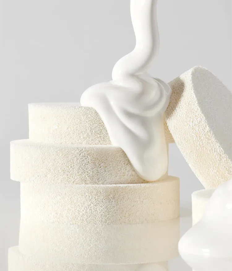 가볍고 산뜻하게 밀착되어 보송한 피부를 연출하는 무기자차 톤업 선 쿠션