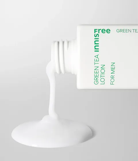 제주 녹차 추출물이 피부에 산뜻한 수분을 공급하여 진정 케어까지 돕는 이니스프리 그린티 로션 포맨으로 산뜻하고 촉촉한 남성 보습 완성