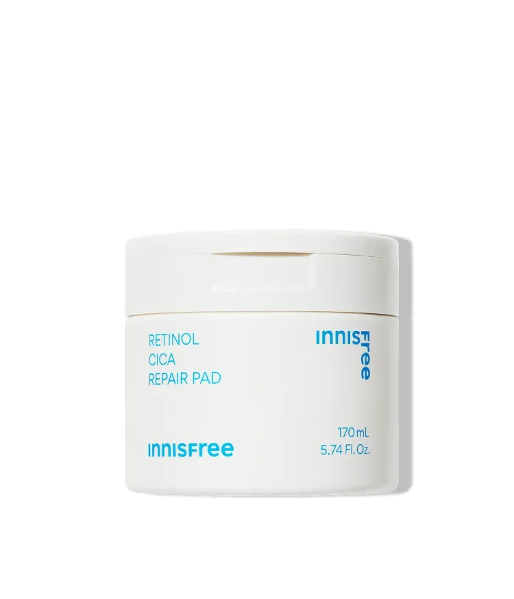각질과 피지, 결 정돈과 모공, 진정케어까지 패드 1장으로 시작하는 깐달걀 피부결! 피부를 차분하게 진정시켜주고 피부 보습까지 챙겨주는 이니스프리 레티놀 시카 흔적 패드
