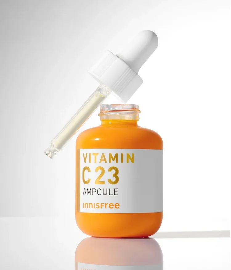 순수 비타민C 23%가 함유된, 피부를 깨끗하게 밝혀주고 거칠어진 피부를 매끄럽게 가꿔주는 앰플