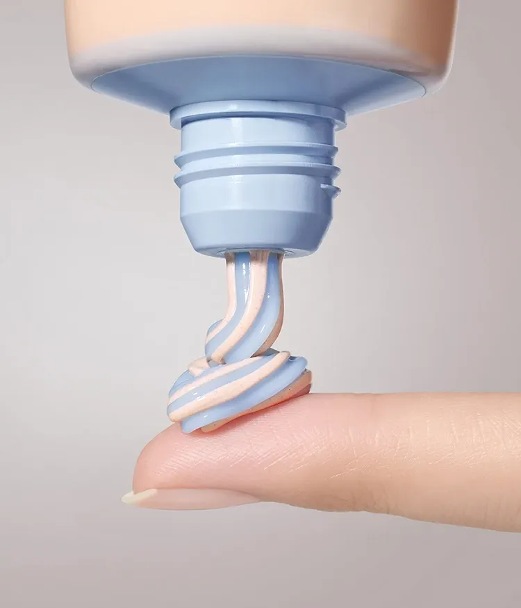 건성 피부도 걱정 없이 피부엔 부드럽고 모공엔 강력한 수분팩과 모공팩을 동시에 해주는 모공 케어 추천템. 나이아신아마이드가 함유되어 윤기까지 케어해주는 이니스프리 화산송이 모공 듀얼 마스크 팩