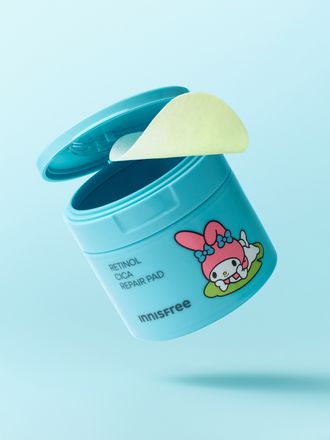 레티놀과 시카를 함유한 포뮬러가 다양한 트러블* 과 피부 보습, 피부결, 모공, 잡티 흔적을 케어해주는 토너 패드 *건조, 과다 분비된 피지, 과다 각질