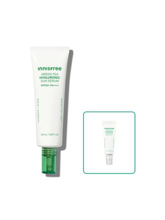자외선으로 자극 받은 피부의 진정, 장벽 개선 및 광노화 징후까지 케어 해 건강하고 촉촉하게 빛나는 피부로 만들어 주는 진정수분 선세럼