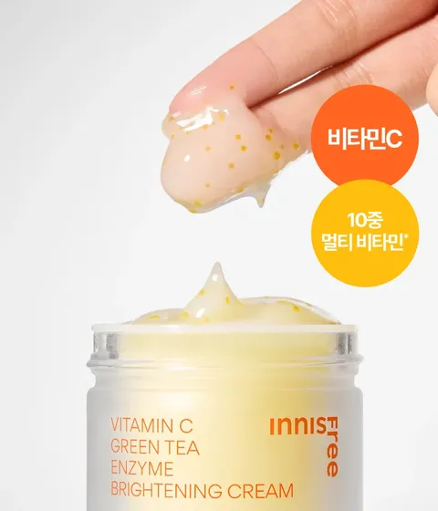 고농축 비타민C 성분이 피부 톤을 맑고 화사하게 밝혀주는 이니스프리 비타민C 캡슐 크림 리필로 항산화, 피부결, 속보습, 잡티 케어는 물론 건강한 광채 피부 톤업 케어까지 해주는 저자극 비타민c 크림