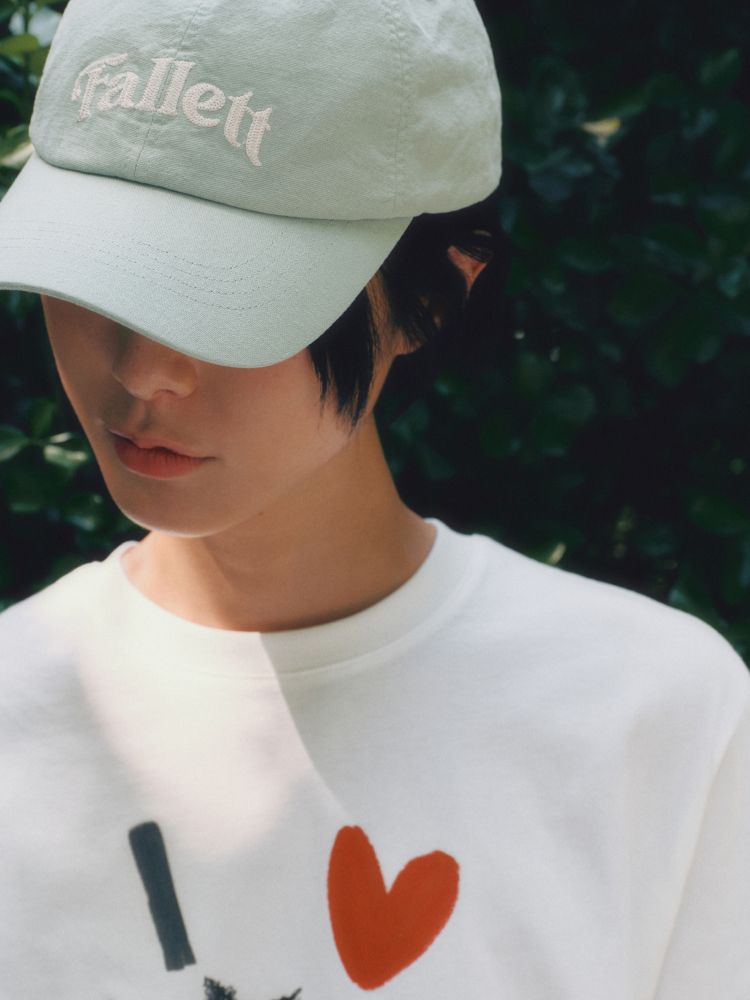 일상에 스타일리시한 감성을 더하는 'Fallett' 다양성과 변화 속에서도 자기만의 아이덴티티를 완성할 수 있도록, 세련된 스타일을 제안하는 팔렛과 이니스프리와의 만남!
