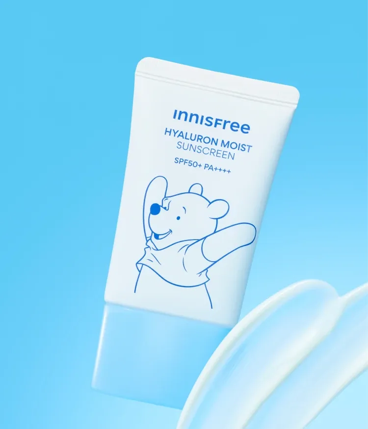 히알루론산이 가득~ 수분세럼 바른 듯 산뜻하고 촉촉한 자외선 차단! 백탁현상 없이 자연스럽게 흡수되는 데일리 선케어. 이니스프리 히알루론 수분 선크림 곰돌이푸 에디션