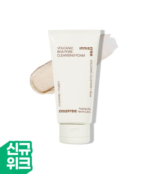 이니스프리 화산송이 바하 모공 폼 클렌징은 제주 화산송이의 피지 흡착력과 BHA 성분의 각질 케어 기술을 결합하여 모공 속부터 피부 결까지 매끈하게 세정합니다. 탄력 있는 생크림 거품이 선크림 잔여물은 물론 노폐물을 깔끔하게 딥 클렌징하며, 여드름성 피부 완화 기능성과 하이포 알러제닉 테스트를 완료하여 민감한 피부도 당김 없이 촉촉하게 마무리합니다.