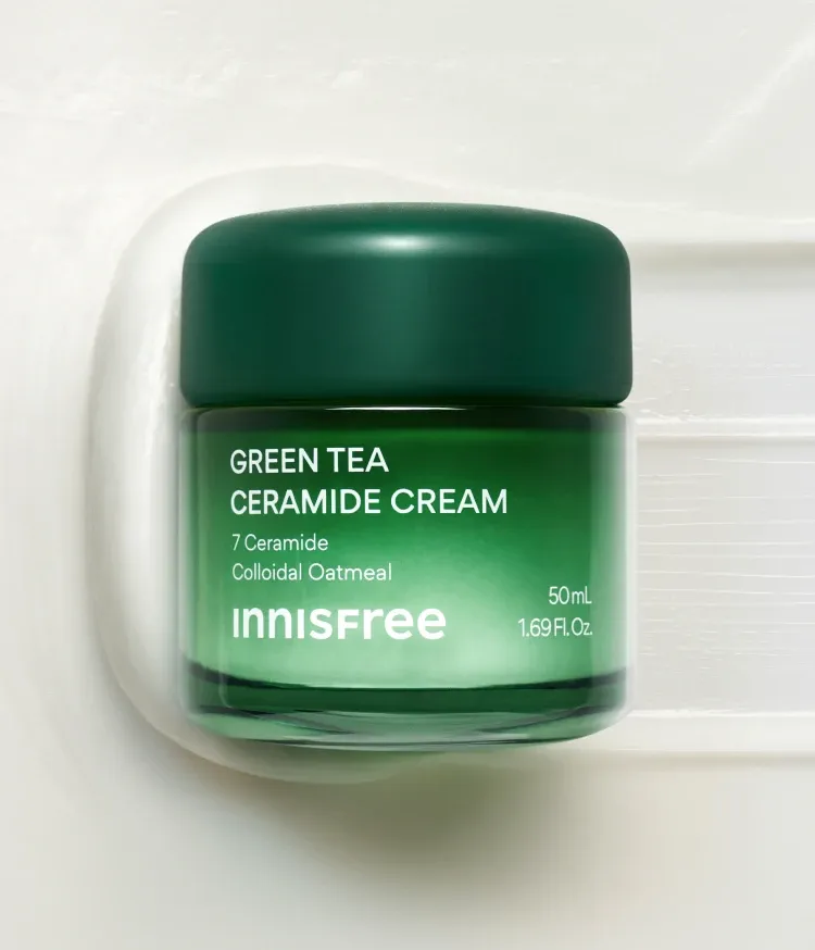 강력한 속보습 에너지 충전! 뭘 해도 건조하다면 바르자마자 부드럽게 스며드는 이니스프리 그린티 버터 보습크림 슈퍼 그린티™가 깊은 보습감을 채워주고, 그린티 세라마이드가 손상된 피부 장벽을 편안하게 감싸주는 이니스프리 대표 저자극 고보습 크림