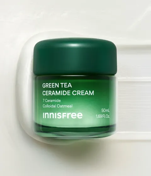 강력한 속보습 에너지 충전! 뭘 해도 건조하다면 바르자마자 부드럽게 스며드는 이니스프리 그린티 버터 보습크림 슈퍼 그린티™가 깊은 보습감을 채워주고, 그린티 세라마이드가 손상된 피부 장벽을 편안하게 감싸주는 이니스프리 대표 저자극 고보습 크림