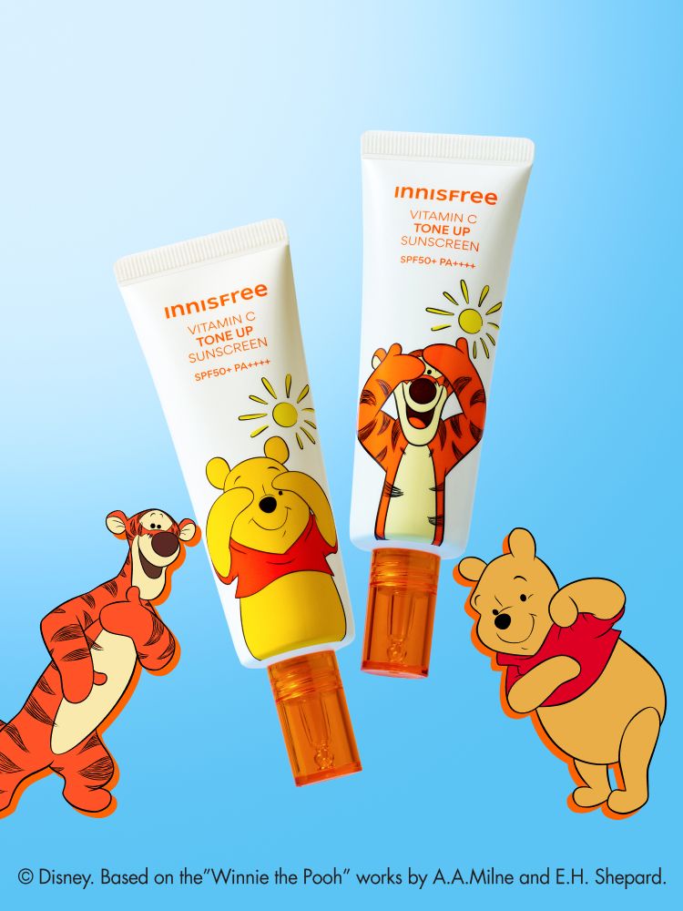 비타민C 성분으로 7일 만에 칙칙한 피부 톤과 잡티 개선 및 화사한 톤업 효과로 메이크업 베이스 겸용까지해주며 유기자차와 무기자차의 장점만 담은 혼합자차로서, 끈적임 없이 매끈하게 발리는 이니스프리 광노화 잡티케어 톤업 선크림