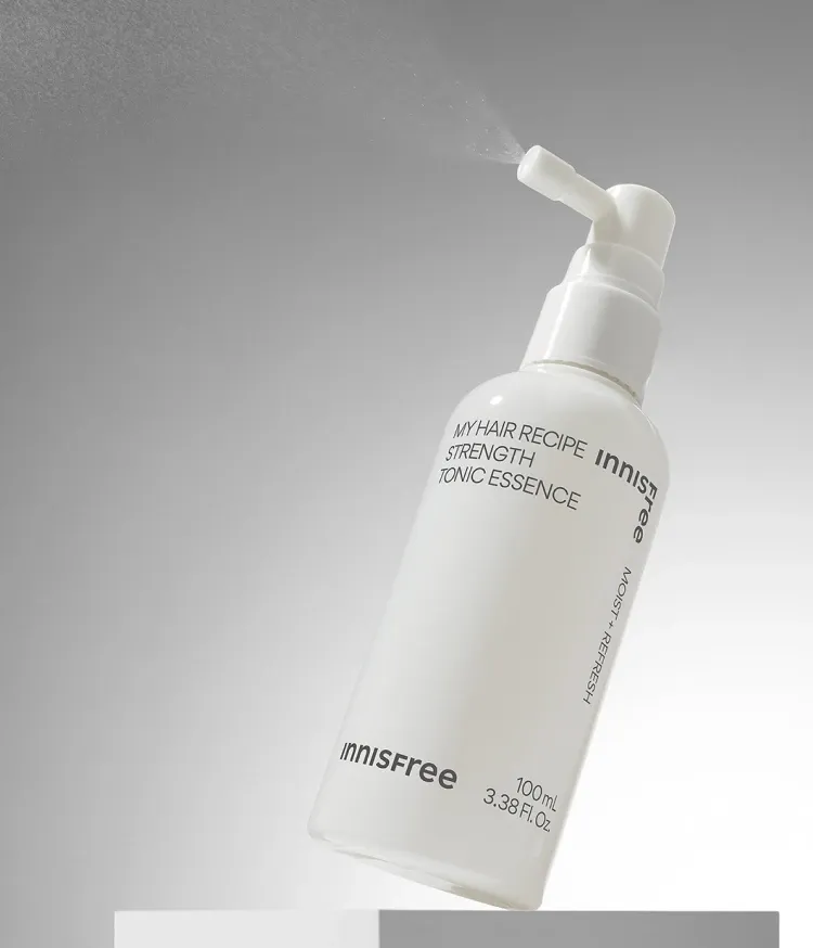 인삼추출물과 창포추출물이 모근을 건강하게 케어하고 측백나무씨추출물이 건강한 두피로 가꿔주는 토닉 에센스. 건조하고 약한 모발에 소이빈발효추출물이 집중 영양케어를 해 모발강화는 물론 피부과 테스트와 피부자극 테스트를 완료한 깐깐한 제품. 두피와 모근을 케어해주는 이니스프리 마이 헤어 레시피 스트렝스 토닉 에센스