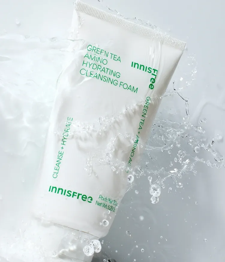 클렌징 후에도 속당김 없는 촉촉하게, 부드럽고 풍성한 아미노 거품으로 노폐물을 말끔히 제거하고 피부 유수분 밸런스 케어하는 클렌징 유목민의 정착템 이니스프리 대표 폼 클렌저 이니스프리 그린티 아미노 수분 폼 클렌징 대용량
