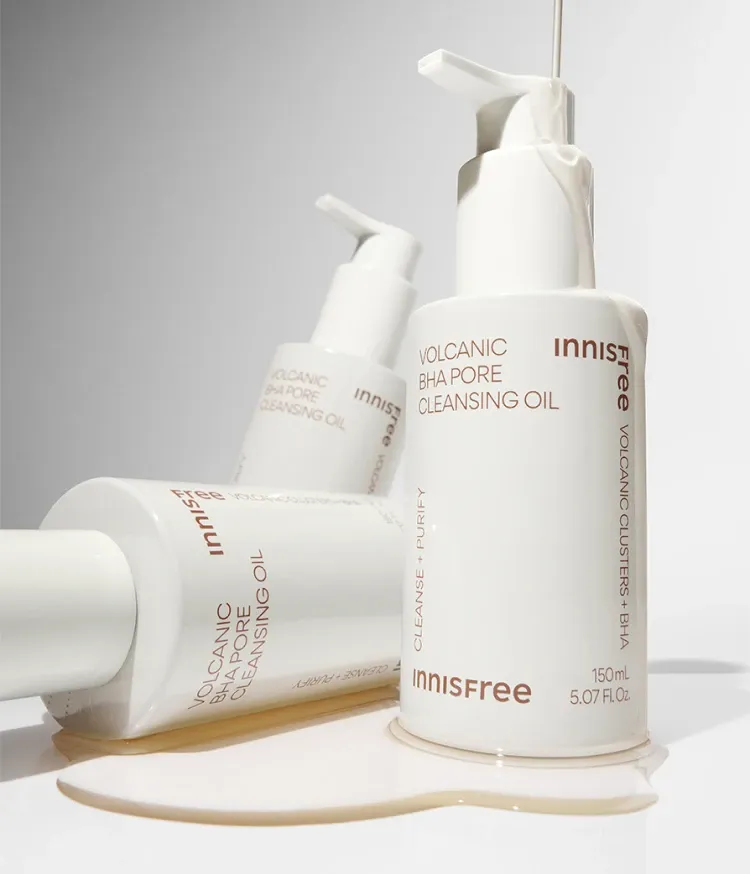 BHA가 함유되어 강력한 세정으로 메이크업 제거와 모공 고민을 한번에 해결할 수 있는 클렌징 오일. 피지, 블랙헤드, 노폐물, 각질, 메이크업을 부드럽게 멜팅하여 개운하고 깔끔하고 강력하게 클렌징! 지성, 복합성 피부도 사용 가능한 오일 추천 이니스프리 화산송이 바하 모공 클렌징 오일