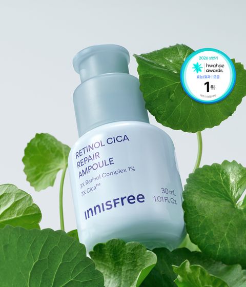 이니스프리 레티놀 앰플은 3X 레티놀 컴플렉스·3X 시카™를 모공보다 2300배 작은 리포좀에 담아 모공·흔적 케어에 도움을 줍니다. 주름·미백 2중 기능성을 갖추었고, 4주 사용 후 모공 부피 42.4%·색소 침착 37.5% 개선이 확인되었습니다. 피부과·하이포알러지 테스트를 완료한 저자극 포뮬러로 수분 베이스가 끈적임 없이 산뜻하게 마무리됩니다.